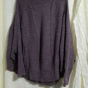 Daisy Fuentes XL poncho with sleeves